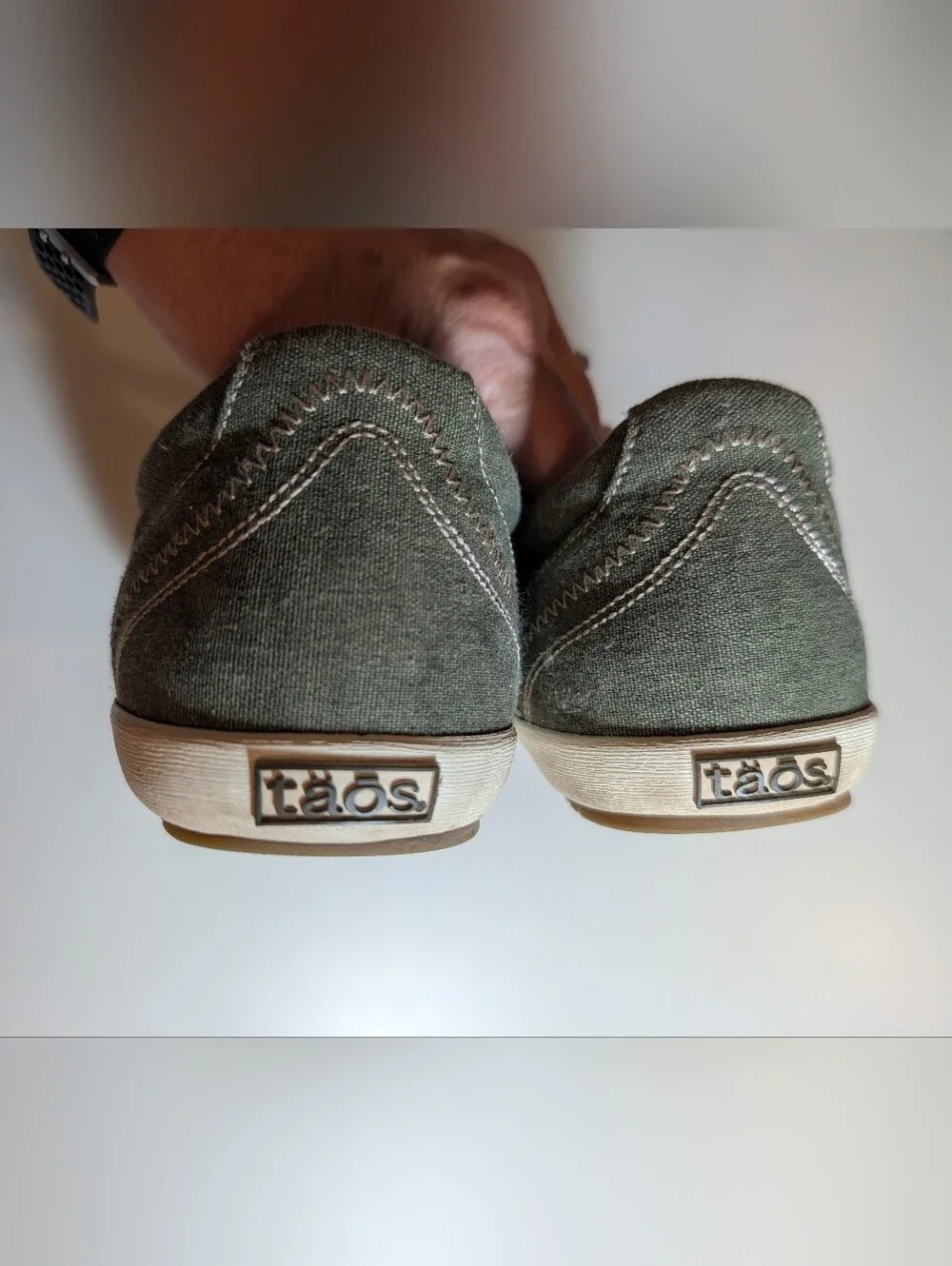 Taos Woman's Size 10.5 Casual Star Olive Green Canvas Sneakers